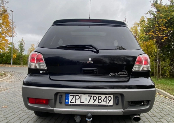 Mitsubishi Outlander cena 5900 przebieg: 360000, rok produkcji 2003 z Szczecin małe 466